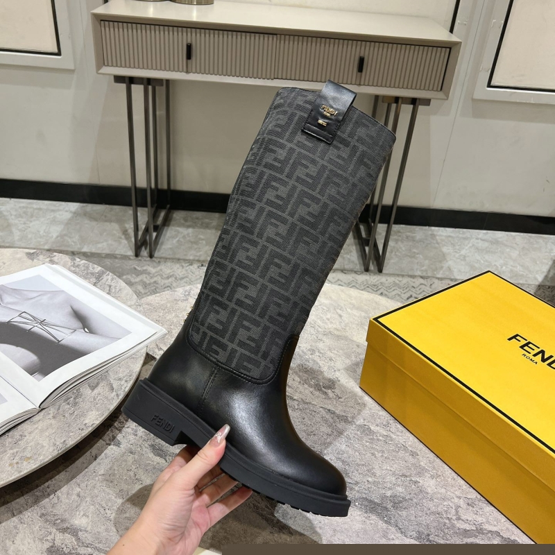 G*u*i boots
